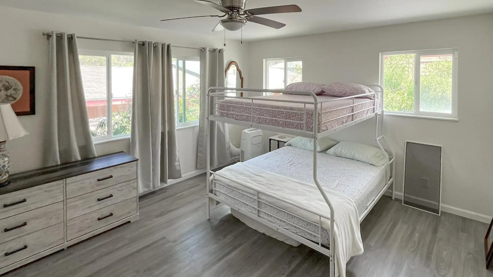 Villa The Shell House | 30-Night Minimum à Waianae Hébergement de vacances
